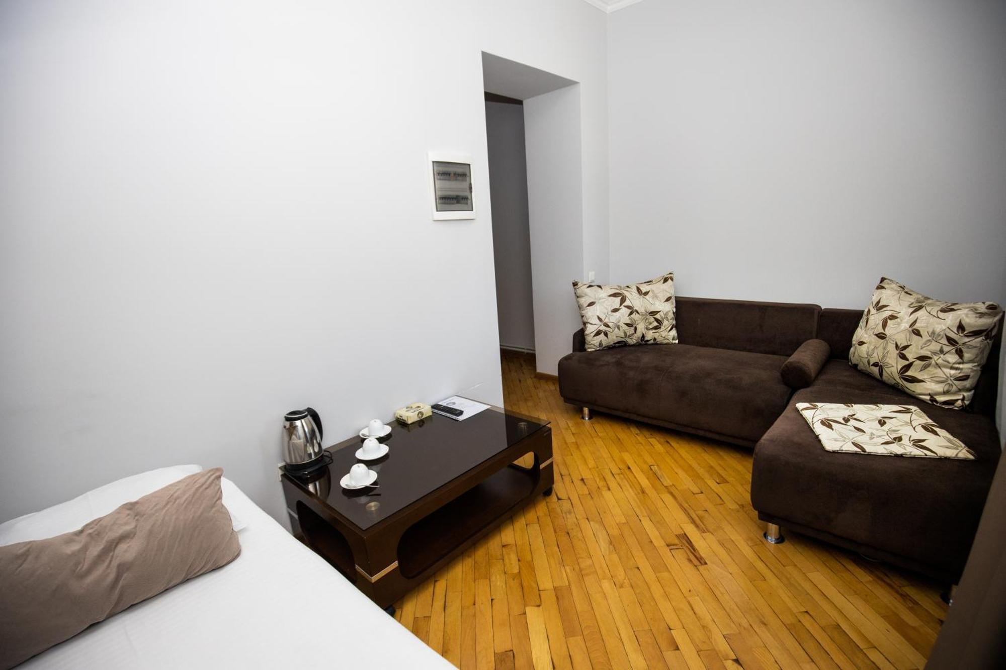 Yereone Hotel Apartment Erivan Dış mekan fotoğraf