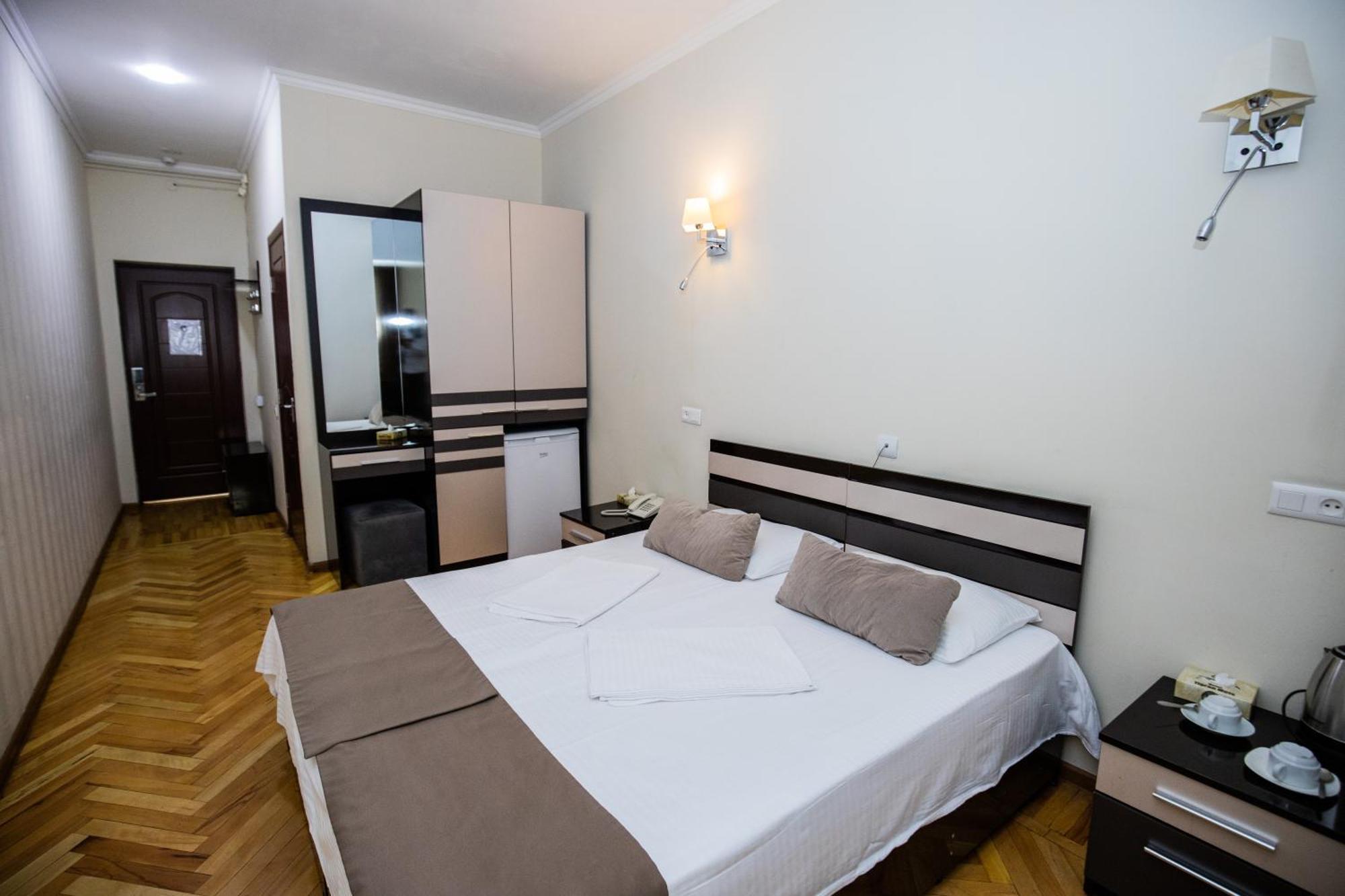 Yereone Hotel Apartment Erivan Dış mekan fotoğraf