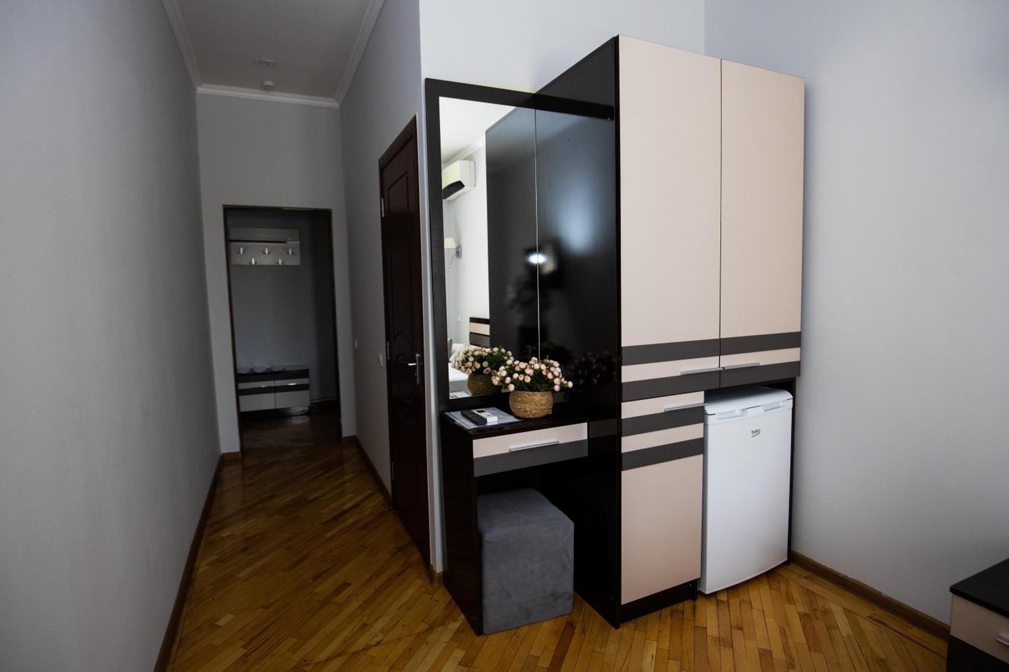 Yereone Hotel Apartment Erivan Dış mekan fotoğraf