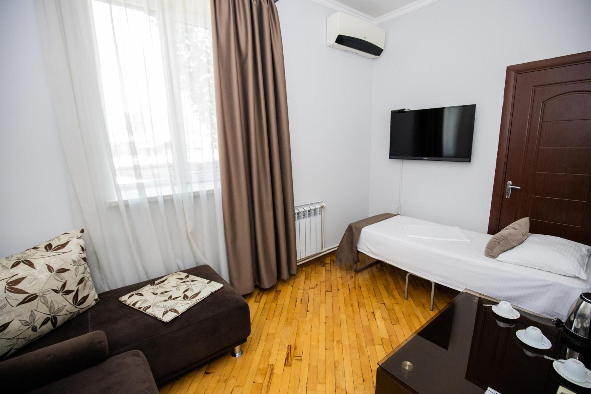 Yereone Hotel Apartment Erivan Dış mekan fotoğraf
