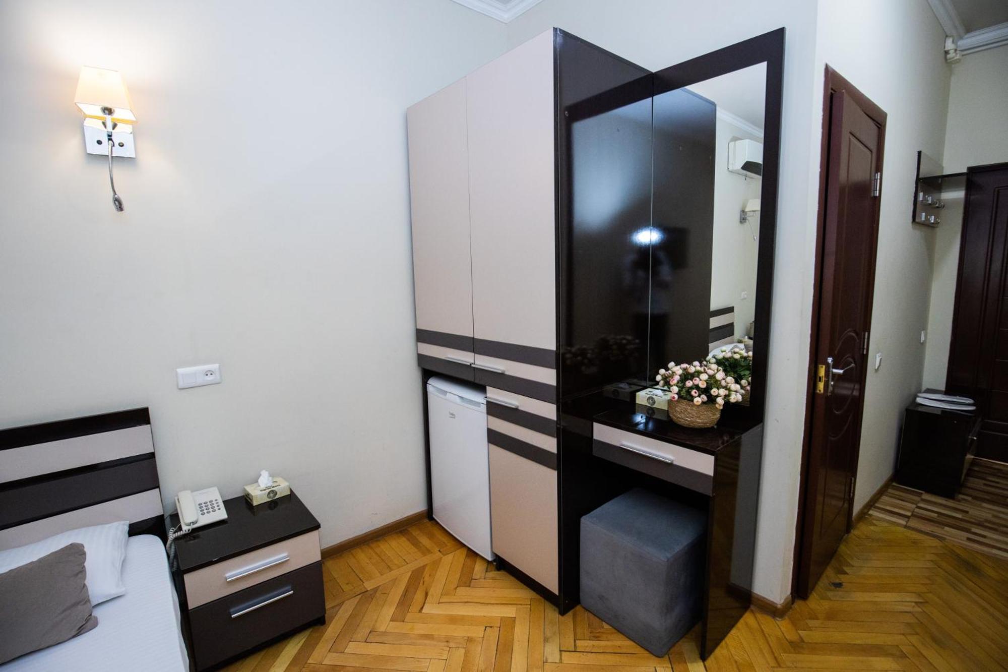Yereone Hotel Apartment Erivan Dış mekan fotoğraf
